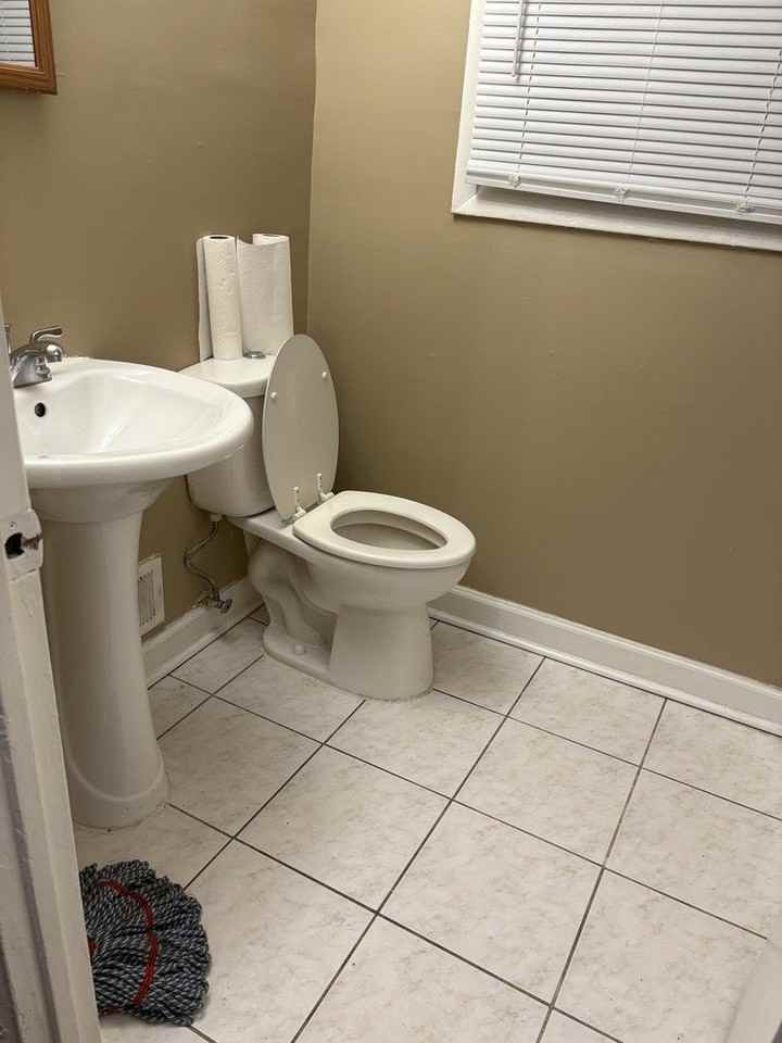 2035 171st St - Photo 6 of 17