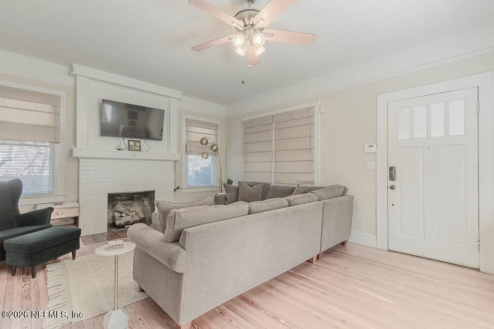 1040 Cherry St - Photo 2 of 29