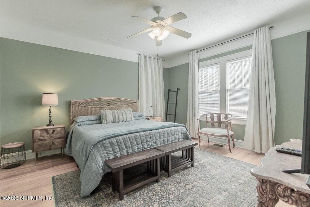 1040 Cherry St - Photo 4 of 29