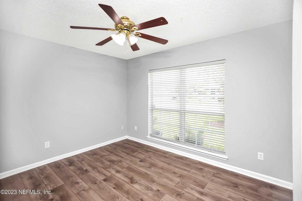 2167 S Cranbrook Ave - Photo 4 of 35