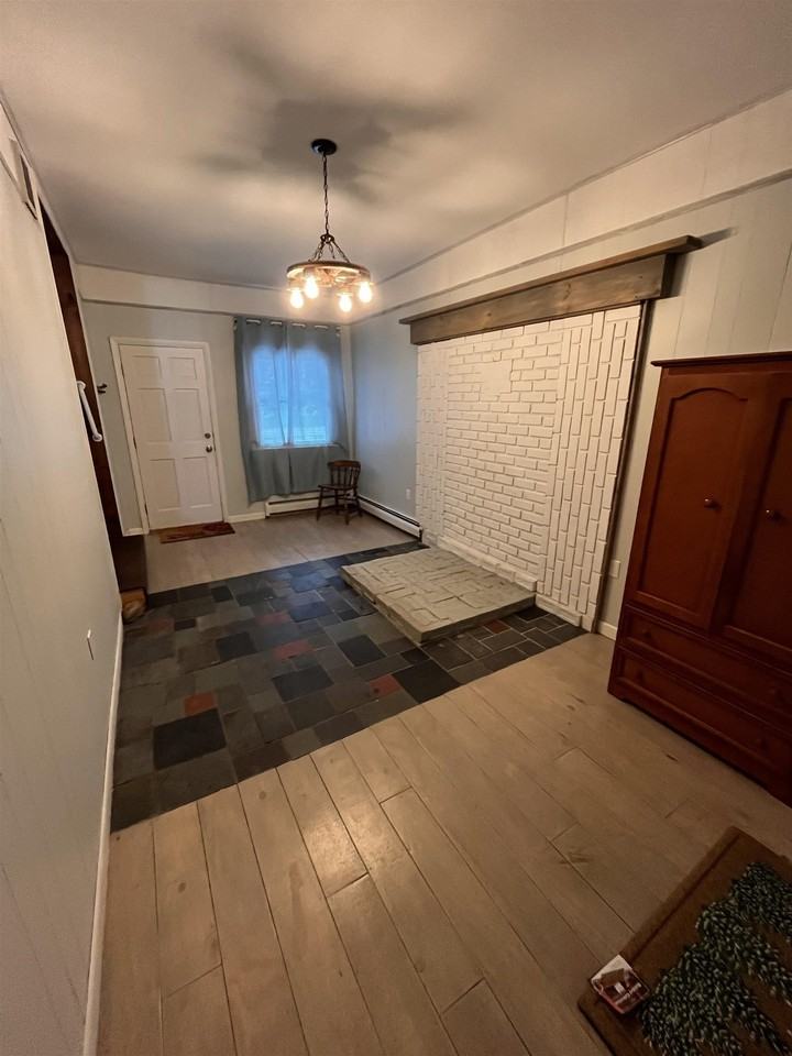 70 Cedar St - Photo 4 of 26