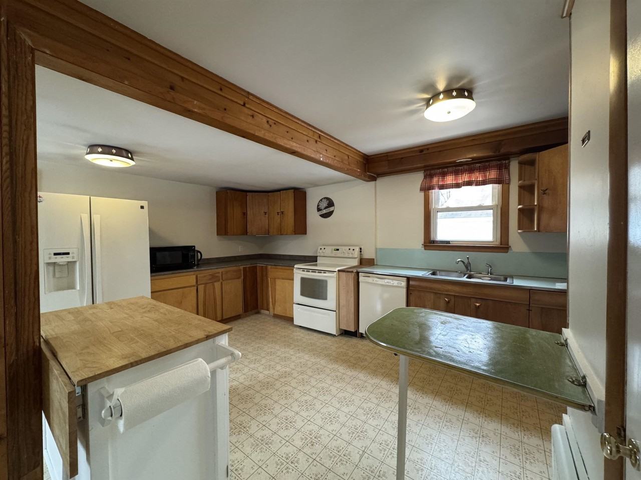 70 Cedar St - Photo 7 of 26