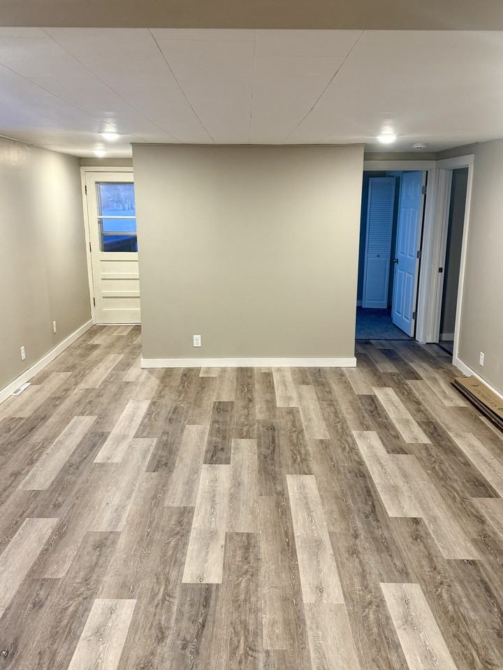 401 W Douglas Ave #1 - Photo 4 of 19