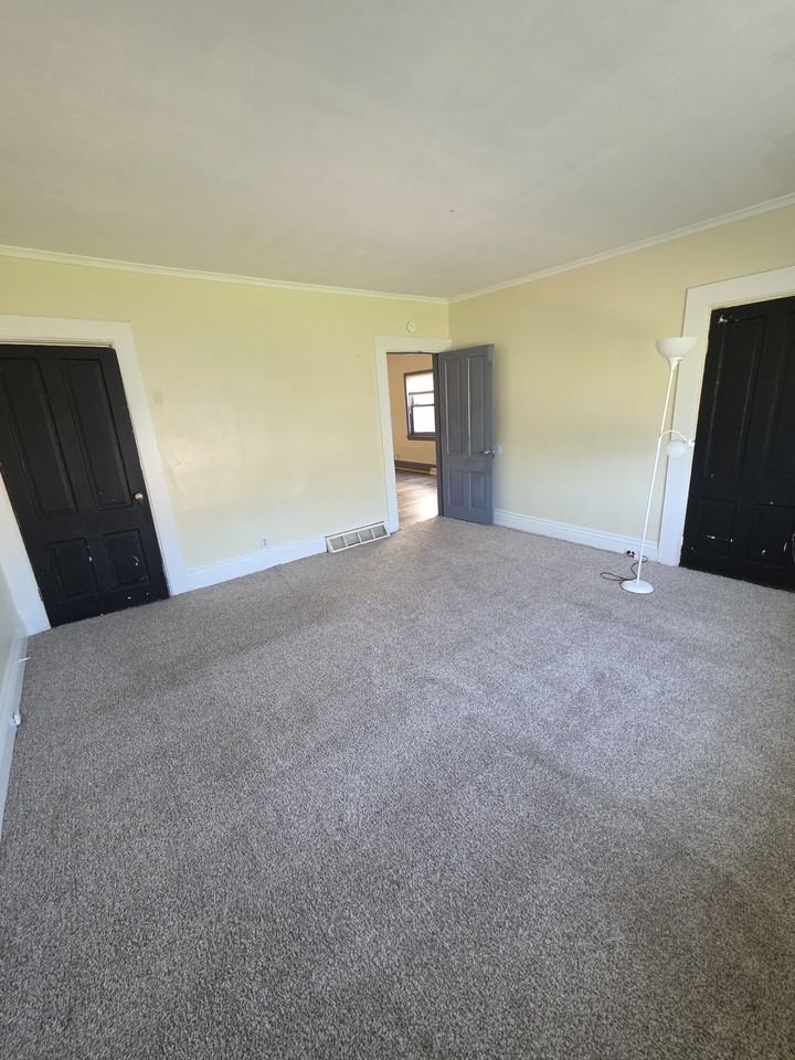 451 E 10th St #1 - Photo 5 of 11