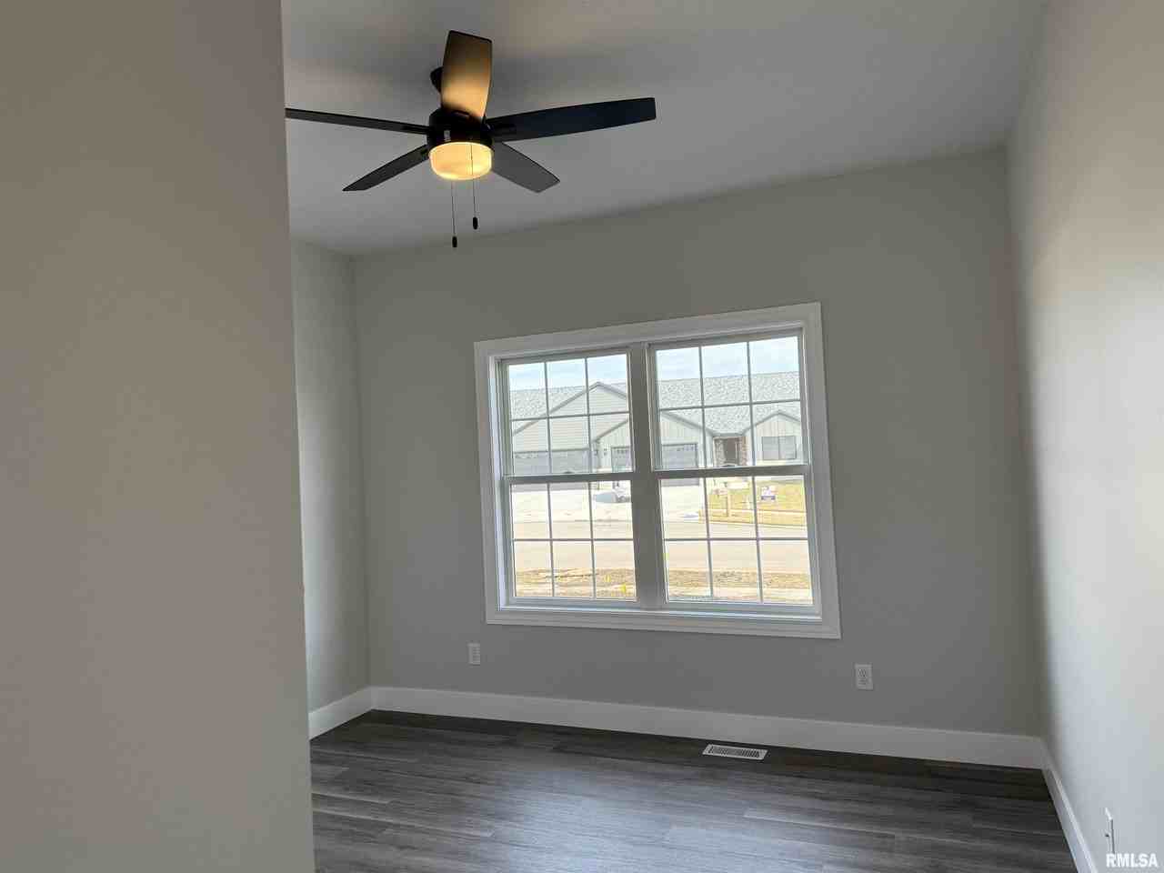 1601 Blenheim Dr - Photo 3 of 21