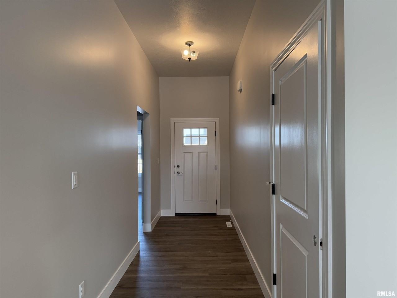 1603 Blenheim Dr - Photo 2 of 21