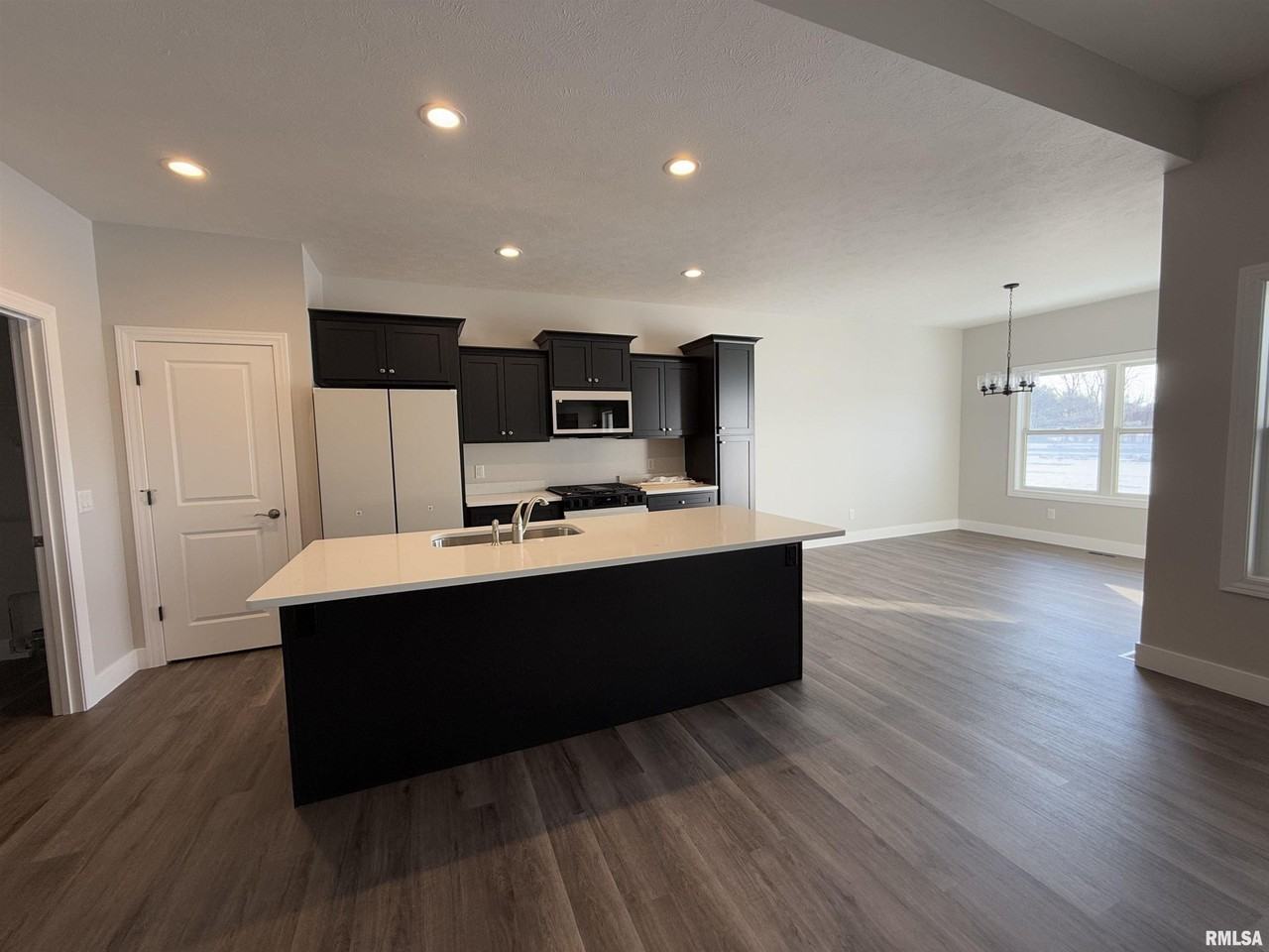 1603 Blenheim Dr - Photo 5 of 21