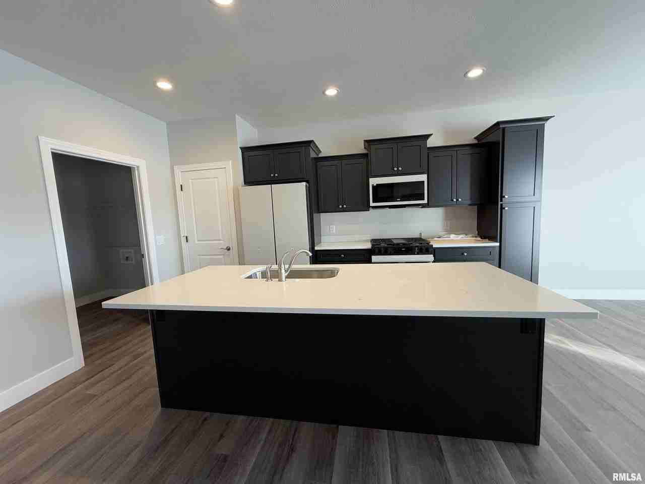 1603 Blenheim Dr - Photo 6 of 21