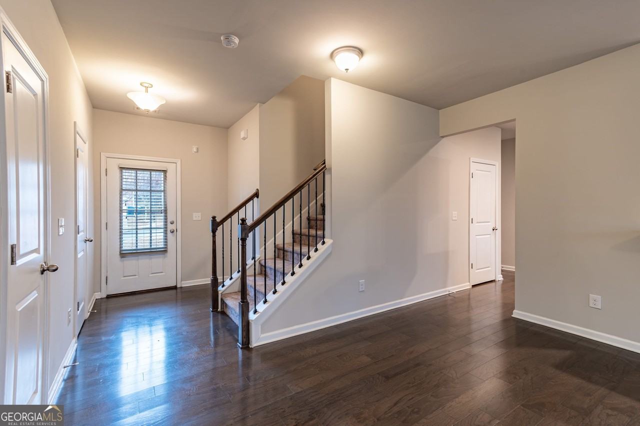 309 Hardy Water Dr - Photo 3 of 32