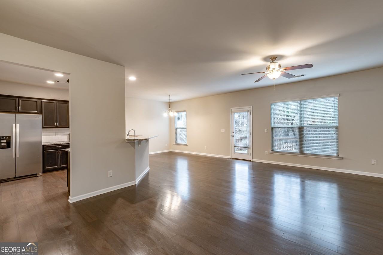 309 Hardy Water Dr - Photo 4 of 32