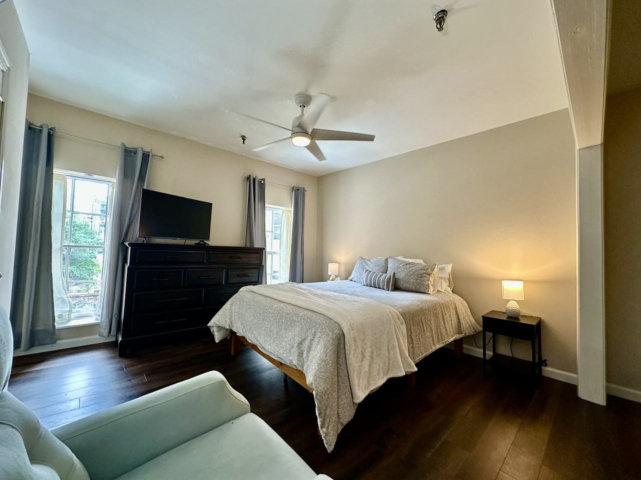 214 Chartres St #1 - Photo 7 of 12