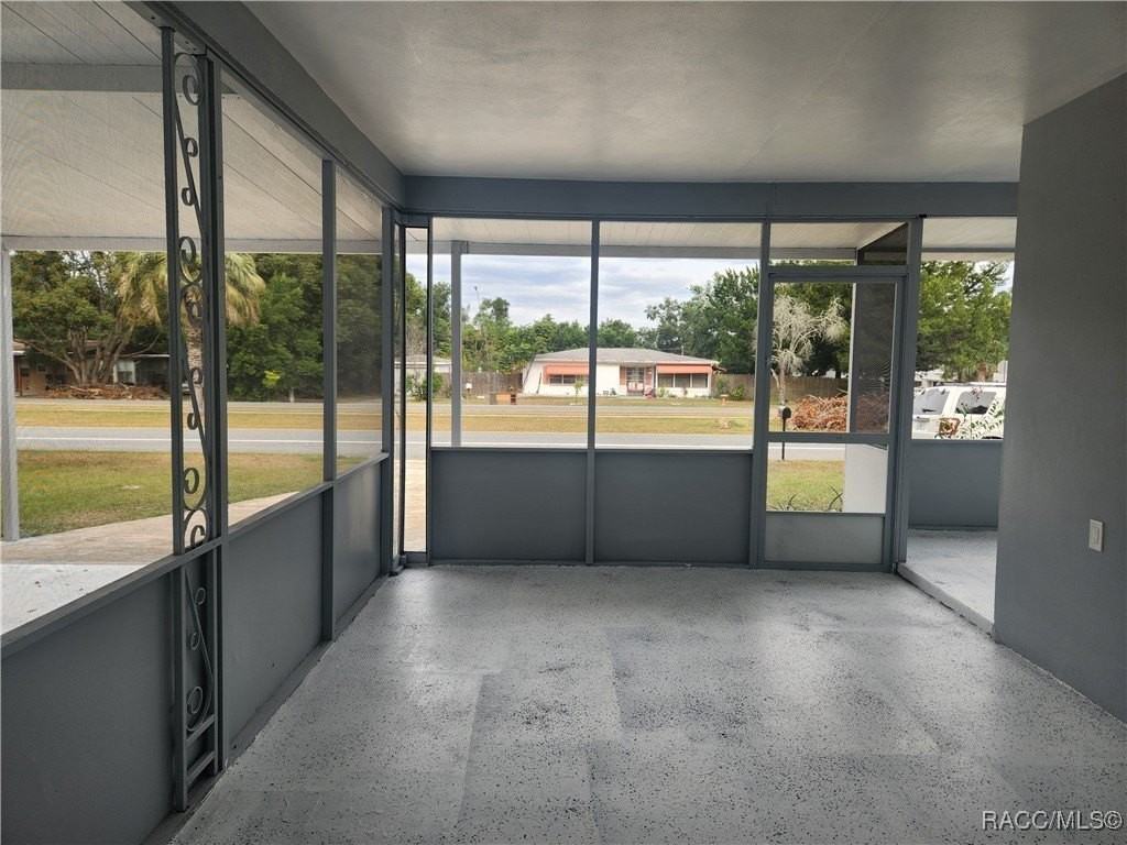 12 Beverly Hills Blvd - Photo 2 of 39