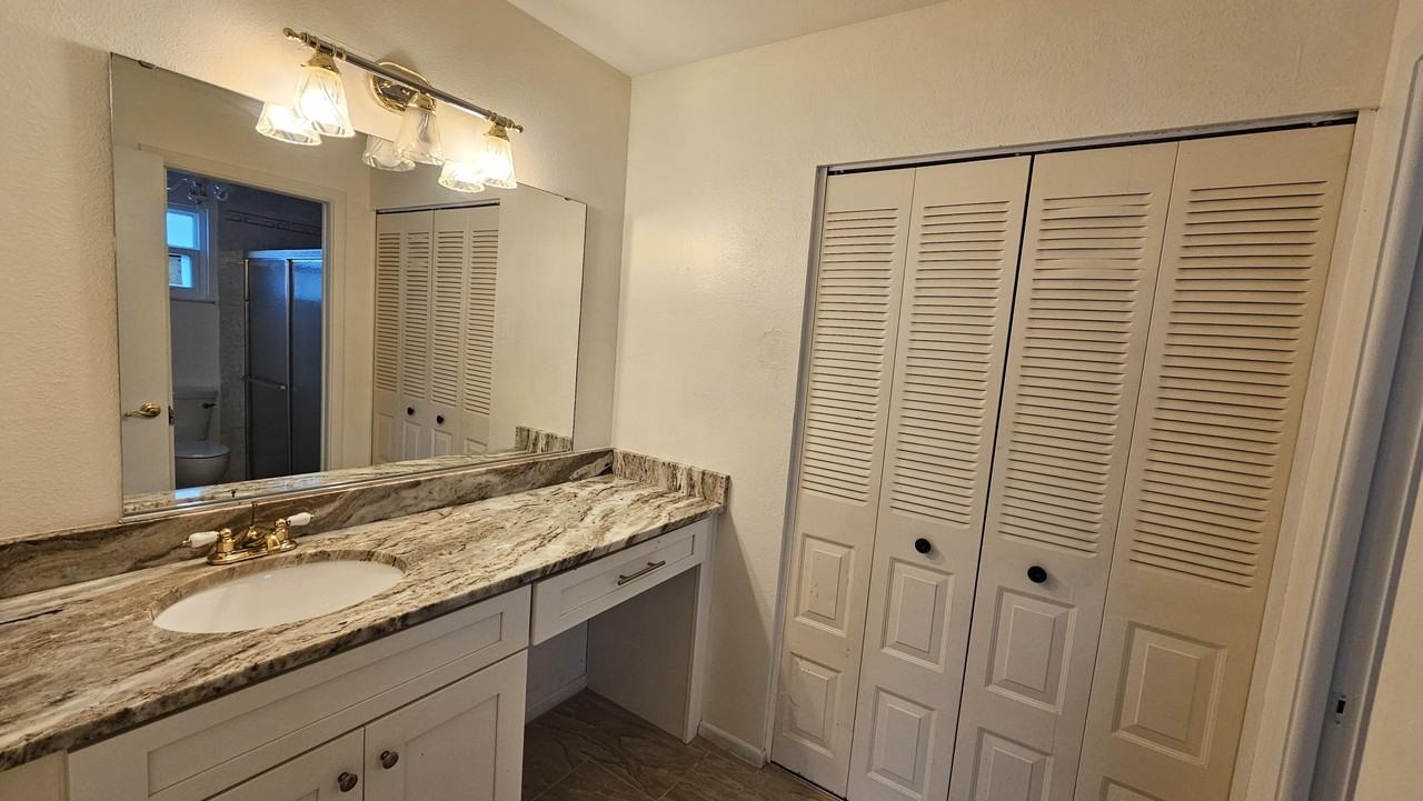 3002 Se Dalhart Rd - Photo 7 of 10