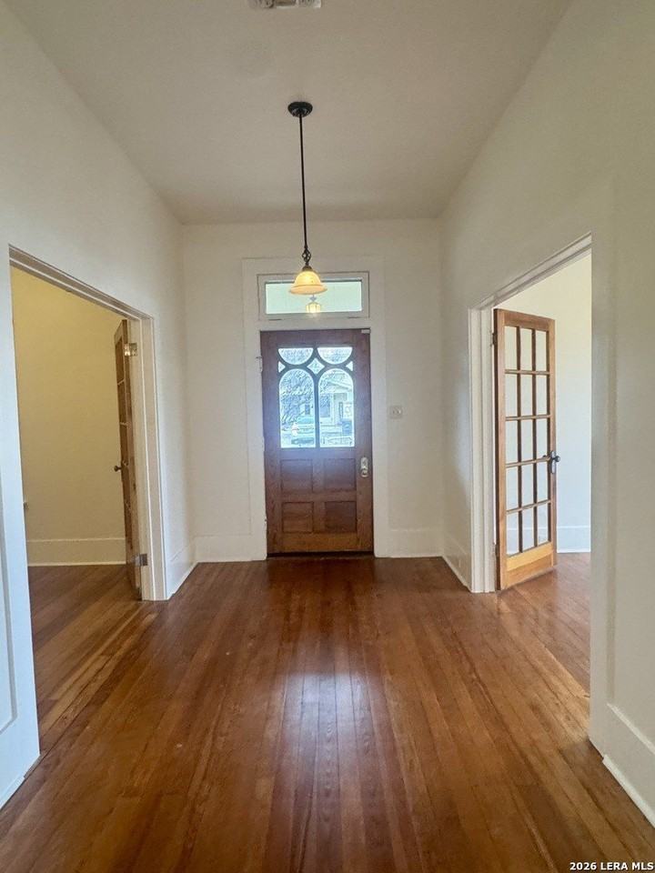 643 Cedar St - Photo 4 of 20