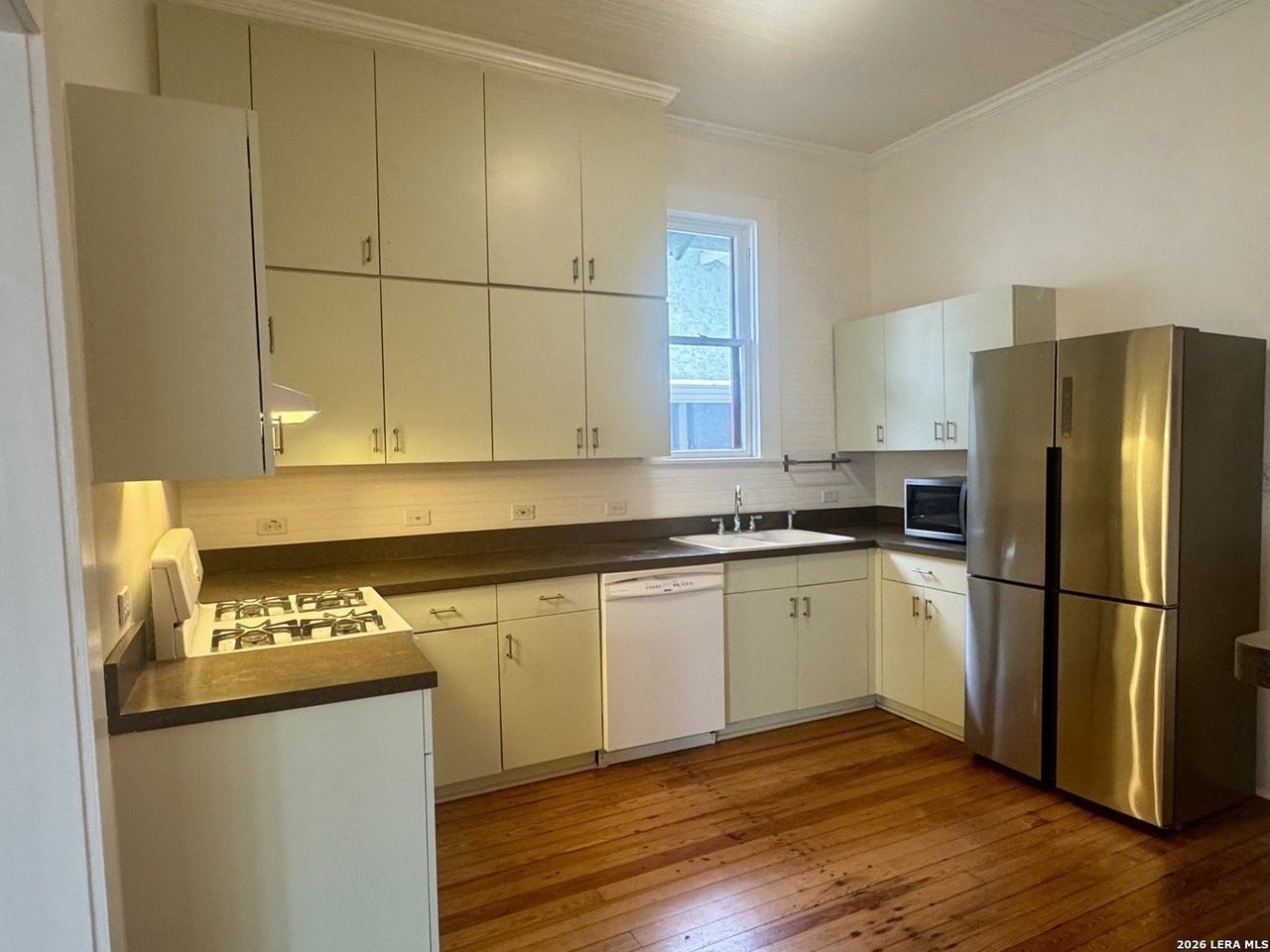 643 Cedar St - Photo 7 of 20