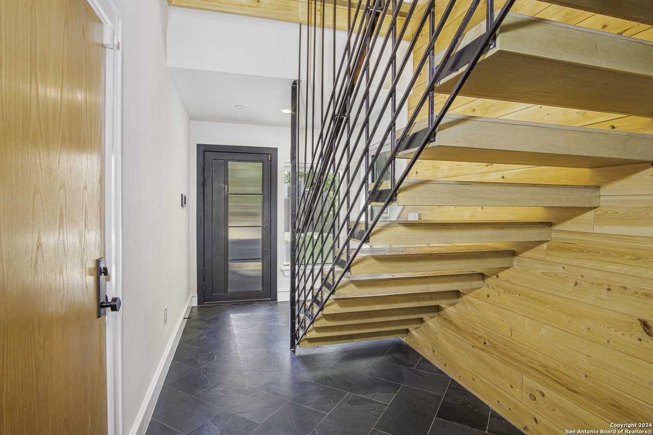 310 Clay St Bldg 15 #15 - Photo 4 of 29