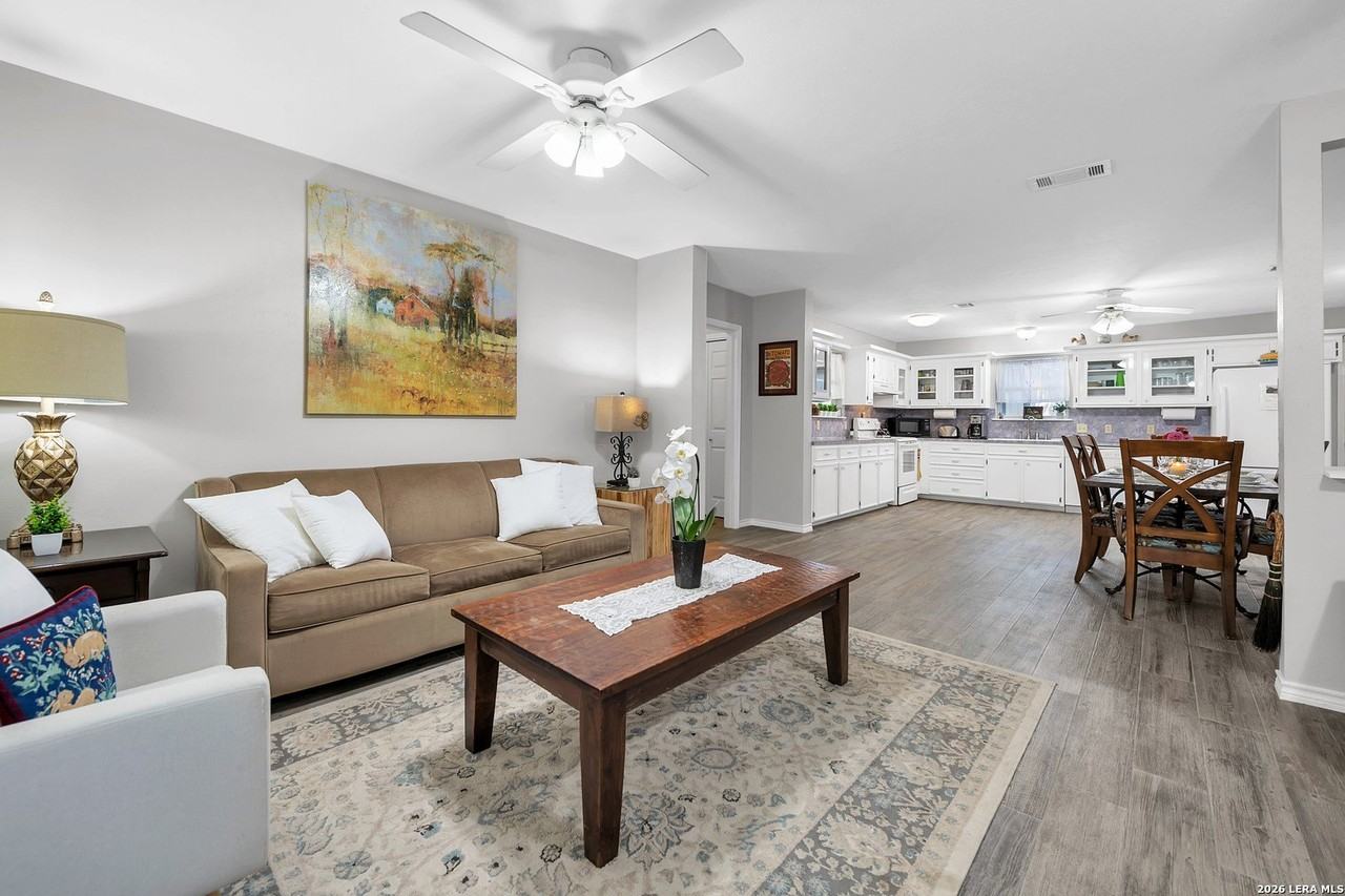 340 Wayside Dr - Photo 6 of 39