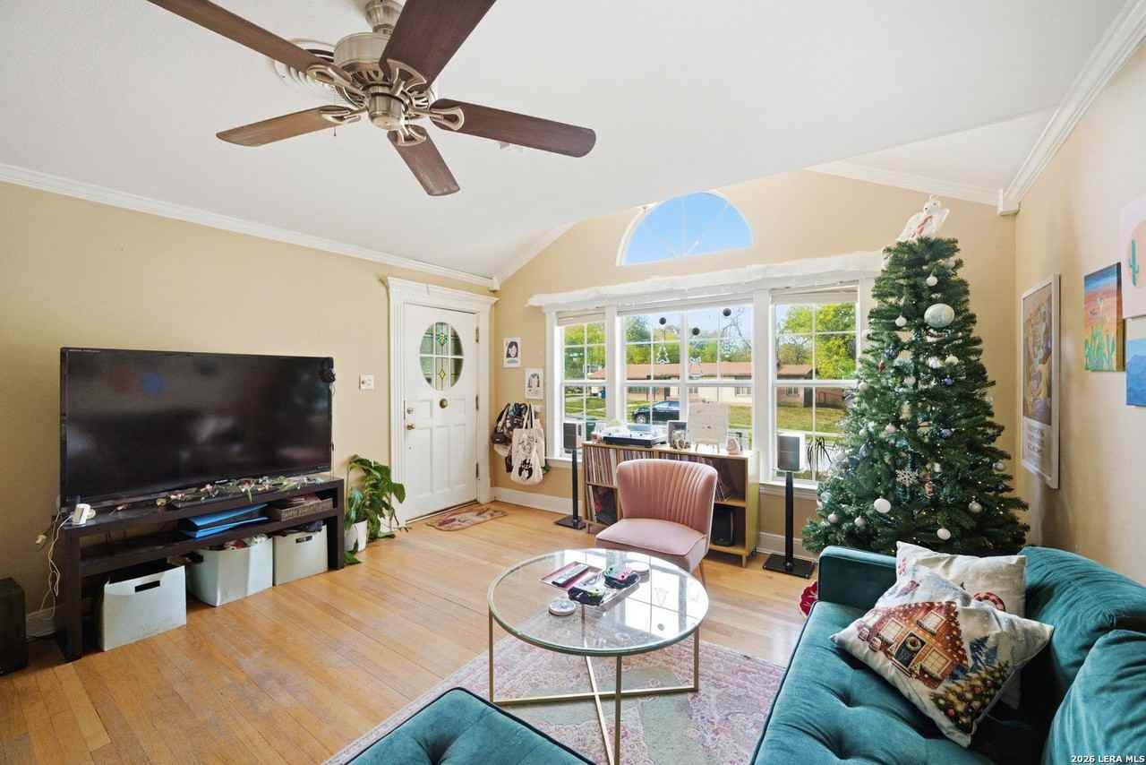 126 Shadow Hill Dr - Photo 6 of 21