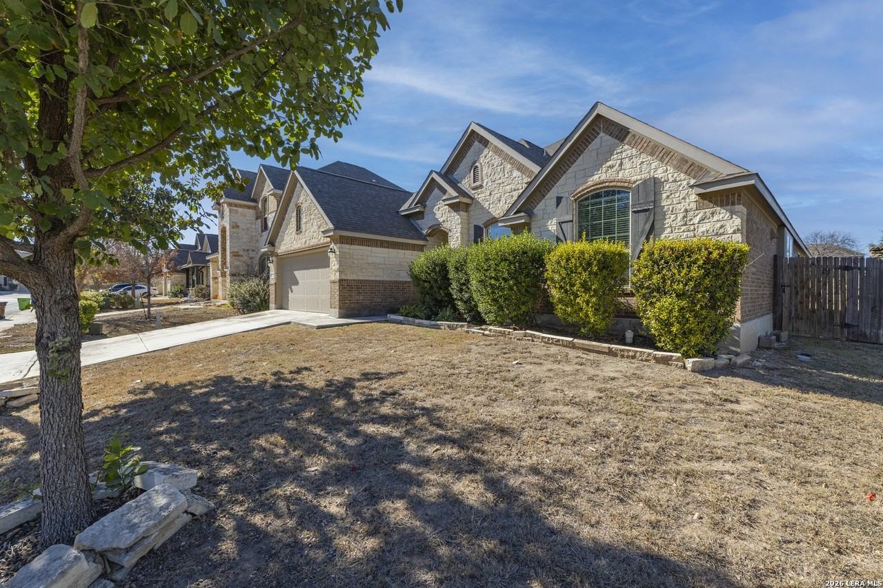 8727 Hideout Bnd - Photo 3 of 32