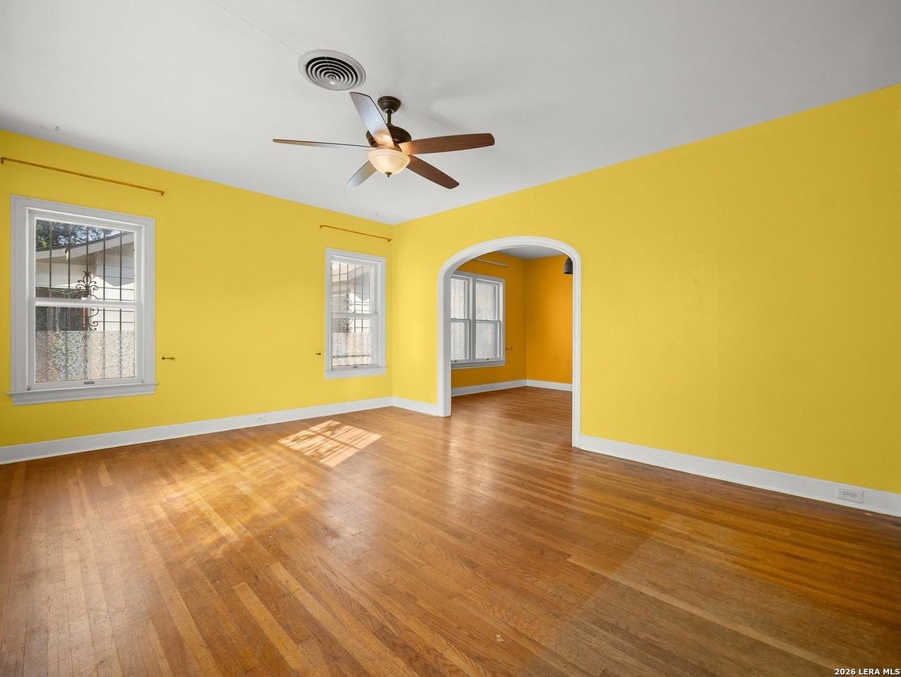 1627 Schley Ave - Photo 4 of 29