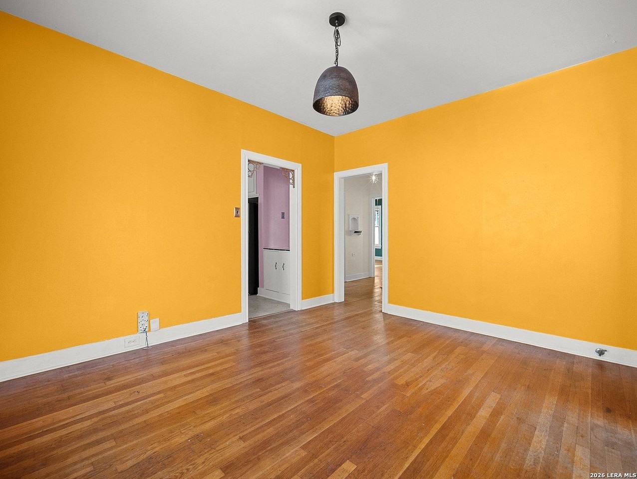 1627 Schley Ave - Photo 6 of 29