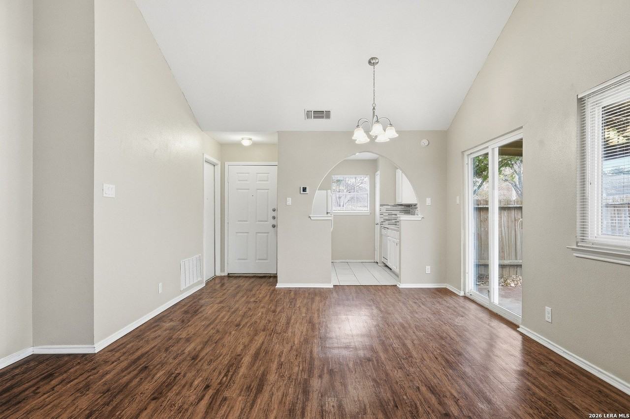 7403 Alverstone Way - Photo 6 of 25