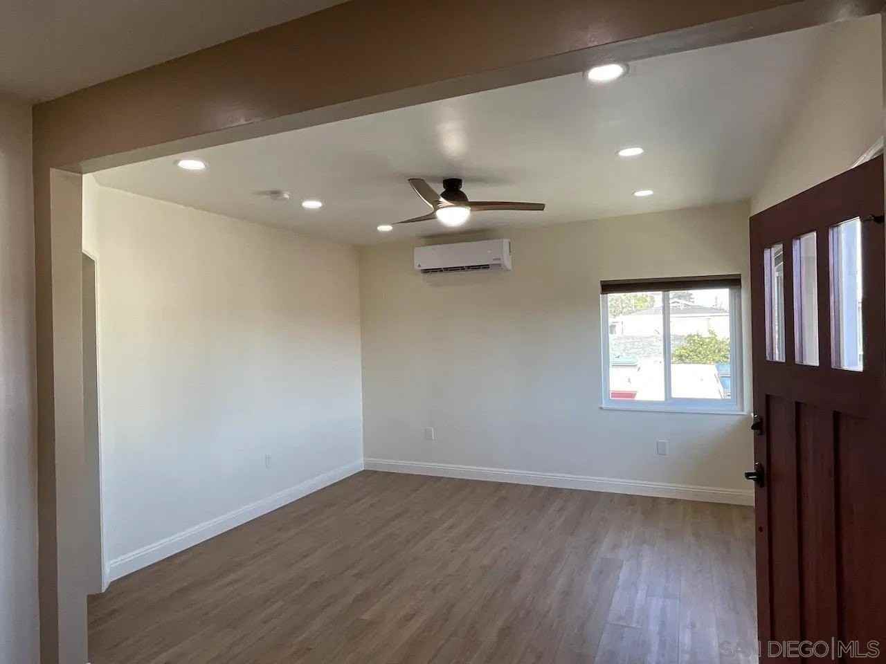 3040 Newell St - Photo 5 of 19