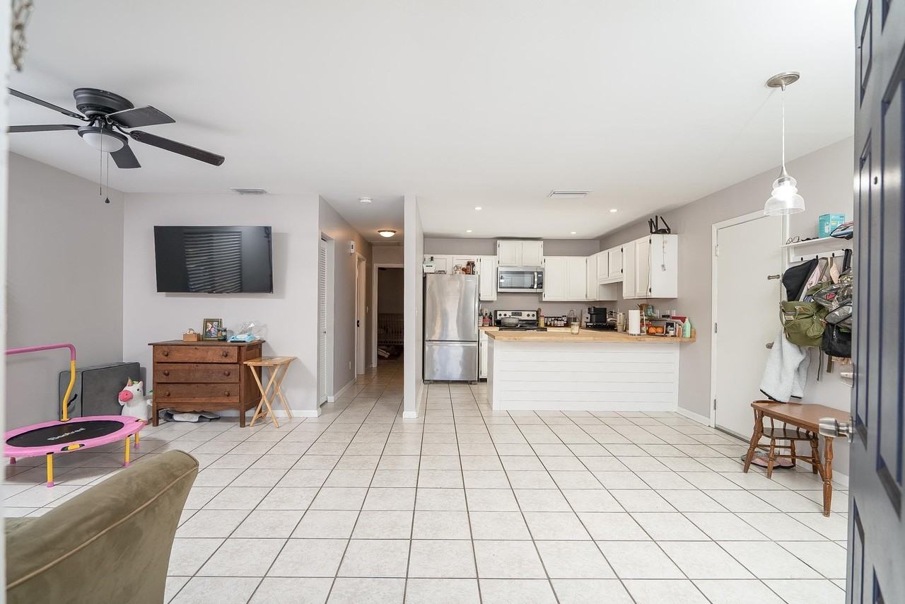 1 Atlantic Oaks Cir #B - Photo 4 of 32