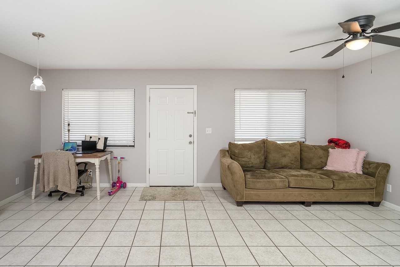 1 Atlantic Oaks Cir #B - Photo 6 of 32