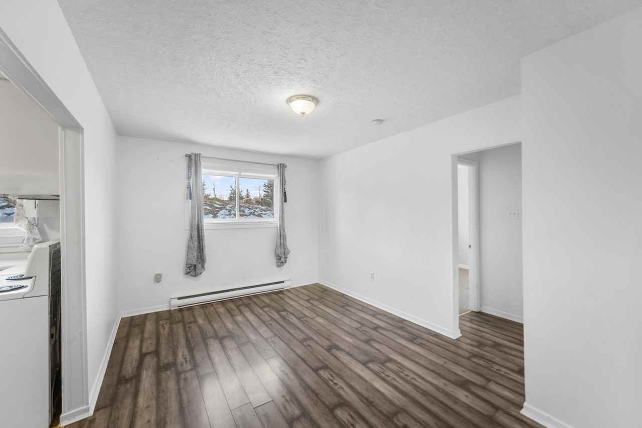 6 Sundial Pl #4 - Photo 3 of 10