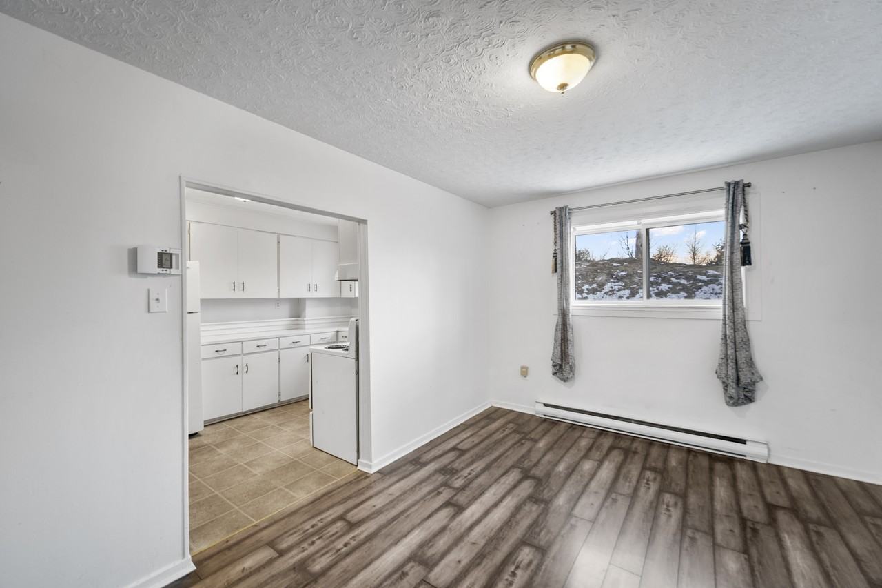 6 Sundial Pl #4 - Photo 4 of 10