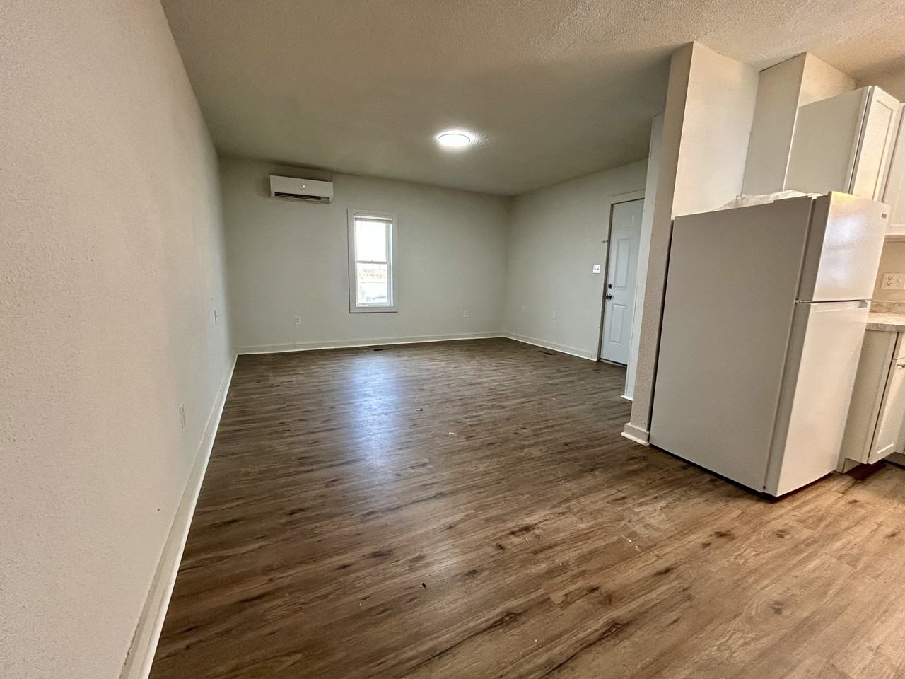 1214 Commercial St #A - Photo 4 of 9