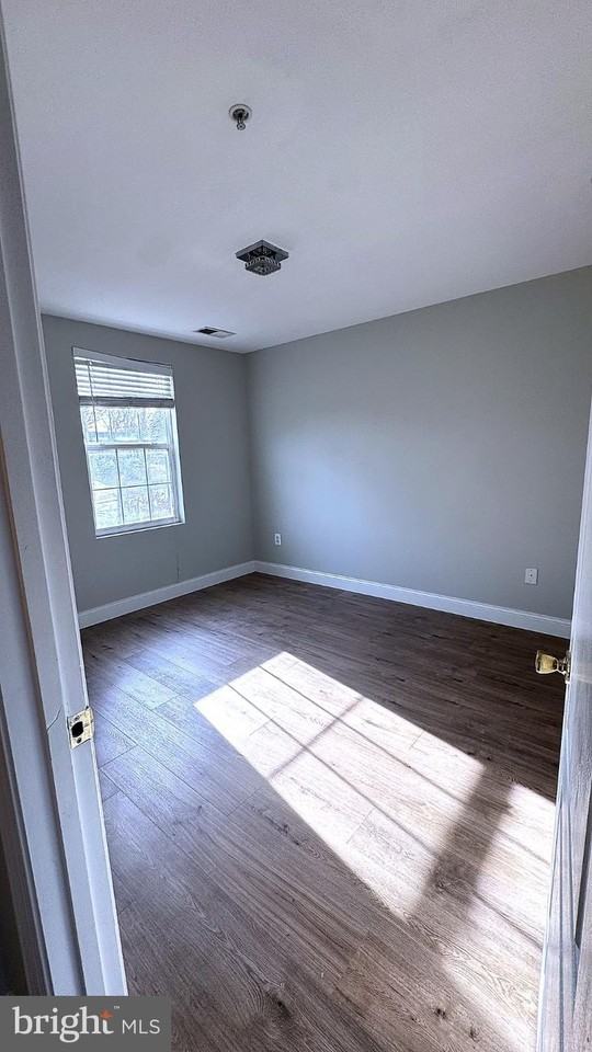 1125 Coulbourn Cor - Photo 7 of 9