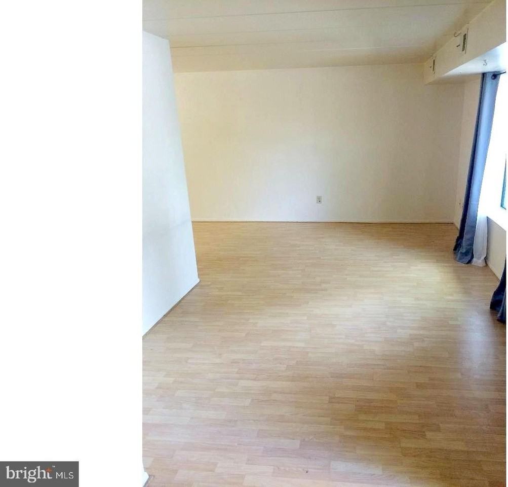 207 Village Walk Unit 207 #207 - Photo 2 of 17