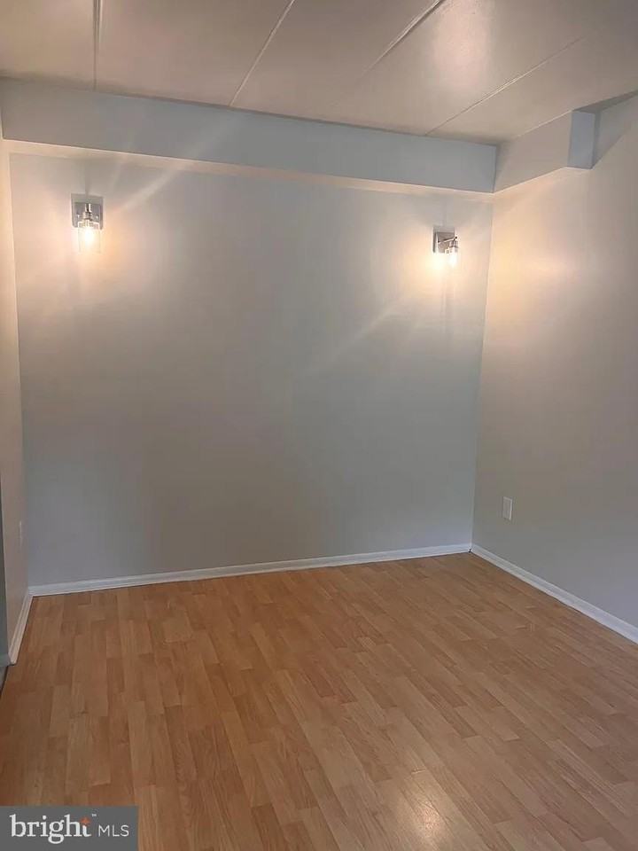 207 Village Walk Unit 207 #207 - Photo 7 of 17