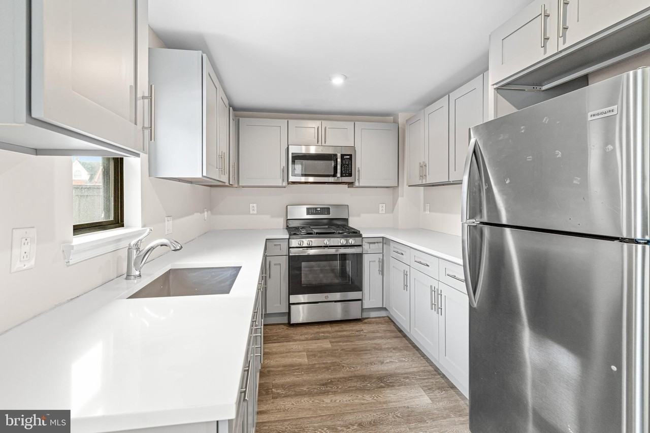 606 Summit Ave - Photo 6 of 27