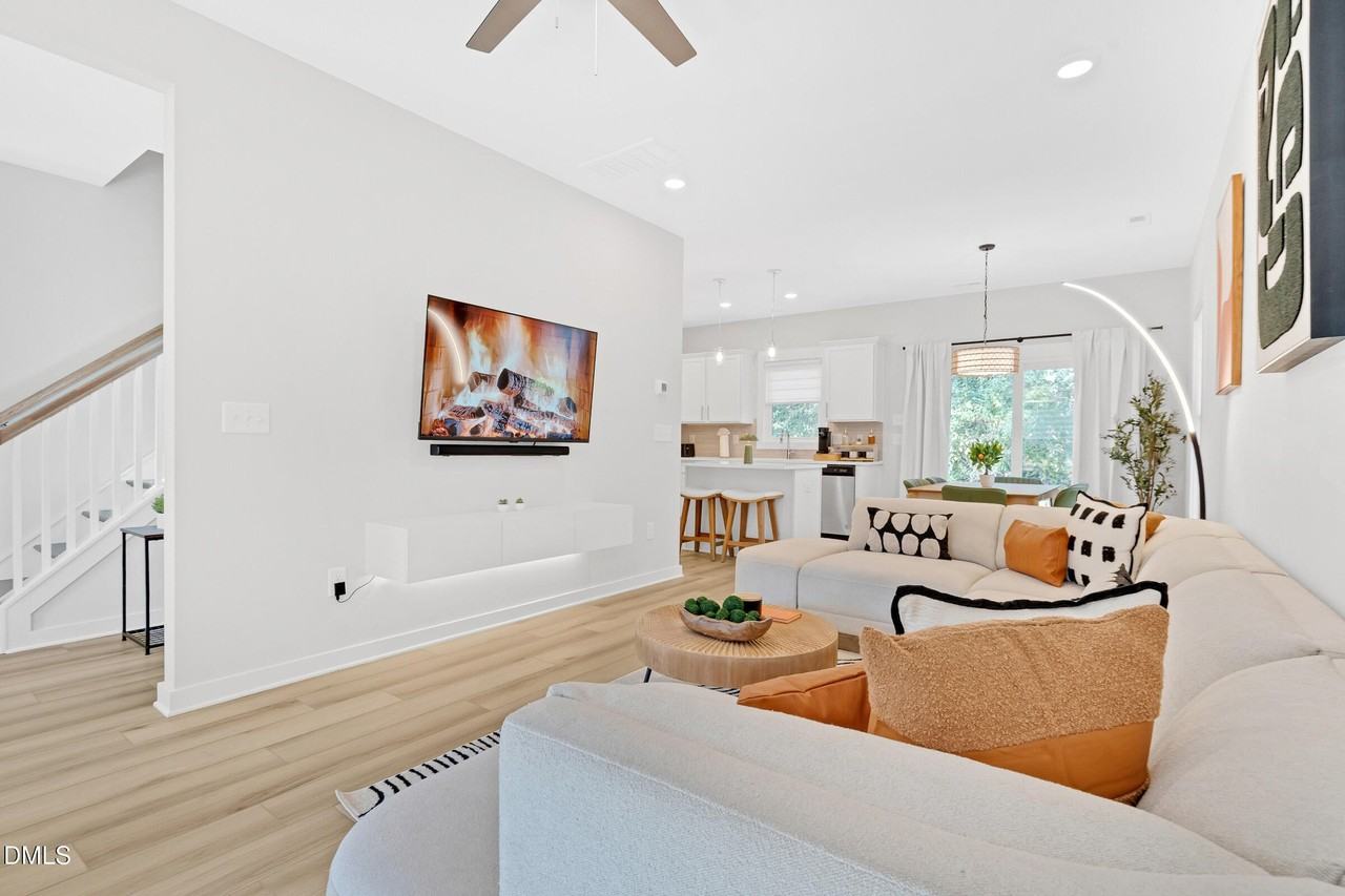 1917 Essex Rd Unit A #A - Photo 4 of 26