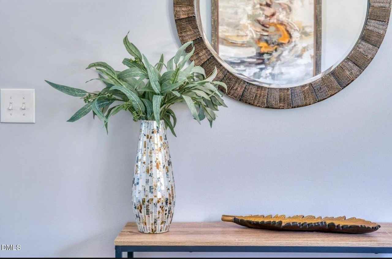 2204 Emerson Pl - Photo 6 of 19