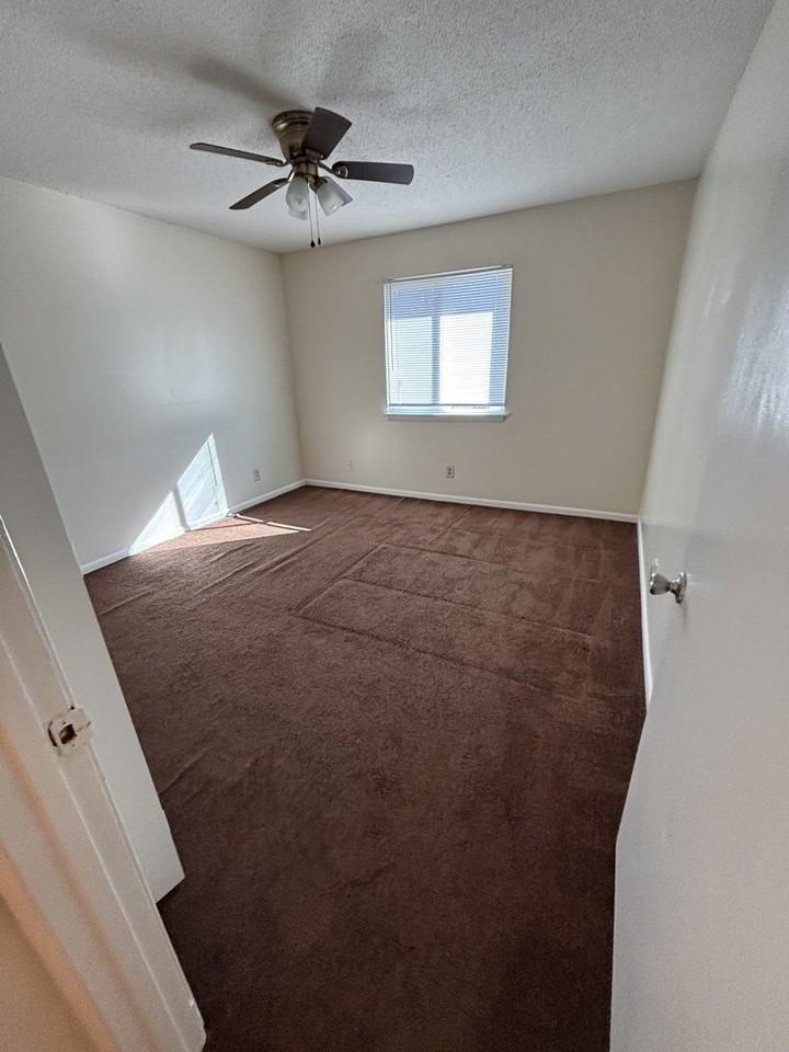 235 Vinewood Rd Apt B6 - Photo 2 of 9