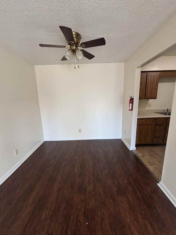 235 Vinewood Rd Apt B6 - Photo 5 of 9