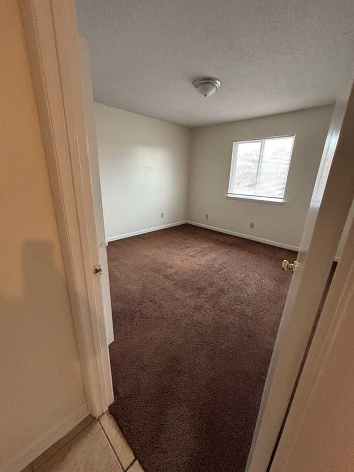 235 Vinewood Rd Apt C7 - Photo 6 of 11