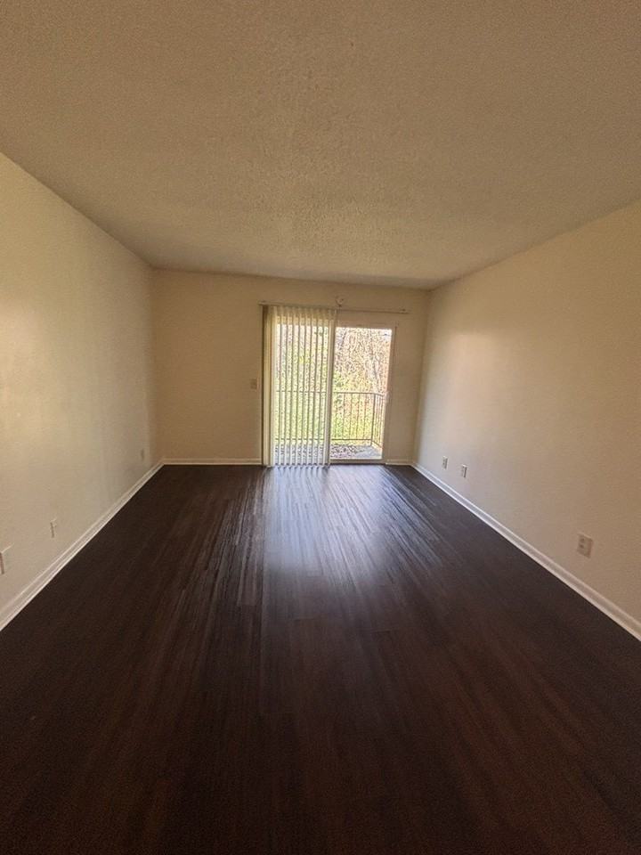 235 Vinewood Rd Apt D8 - Photo 2 of 15