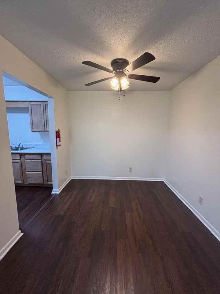 235 Vinewood Rd Apt D8 - Photo 4 of 15