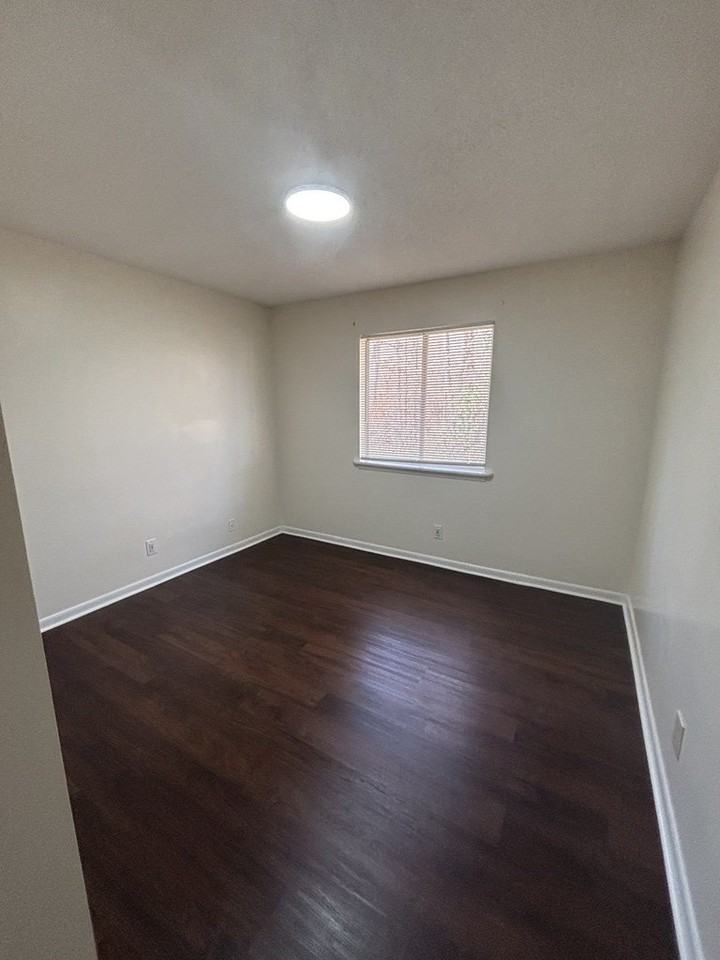 235 Vinewood Rd Apt D8 - Photo 6 of 15