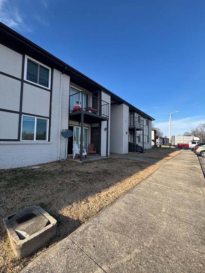 235 Vinewood Rd Apt F7 - Photo 2 of 14