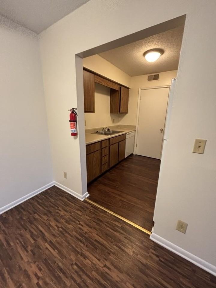 235 Vinewood Rd Apt F7 - Photo 6 of 14