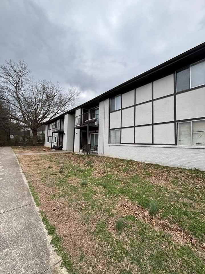 235 Vinewood Rd Apt H5 - Photo 2 of 21