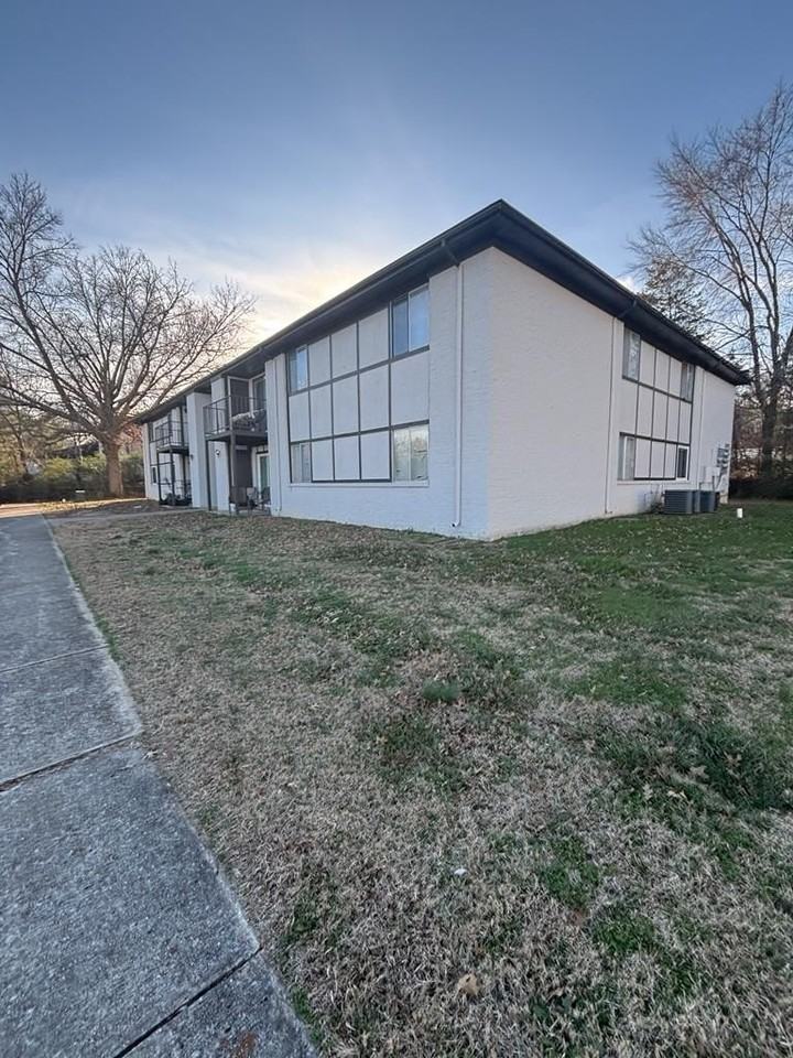 235 Vinewood Rd Apt H5 - Photo 3 of 21