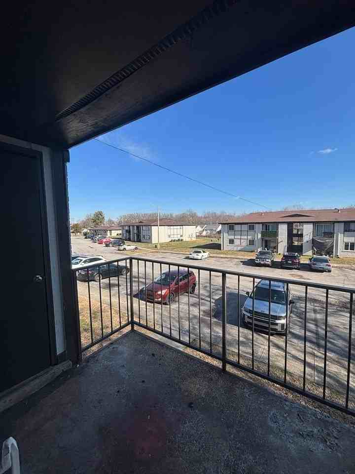 235 Vinewood Rd Apt H5 - Photo 4 of 21