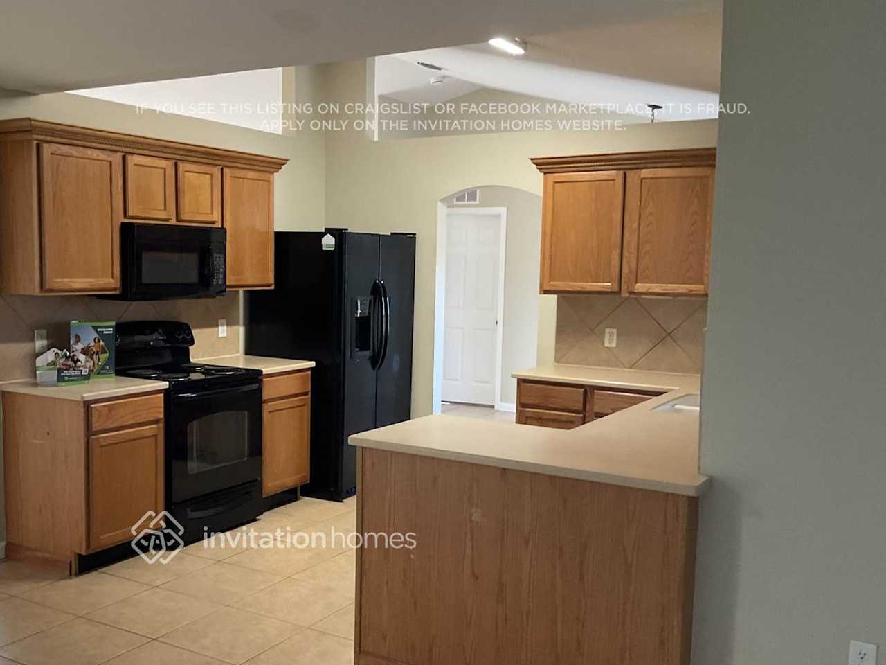 427 Biscayne Ave Nw - Photo 4 of 13